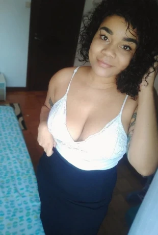 Tina Tavarez — 2 / 6