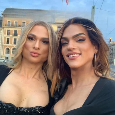 Niederbipp Zwei Ts Seien Sie Die Fuellung Unseres Sandwiches, Escort, Niederbipp