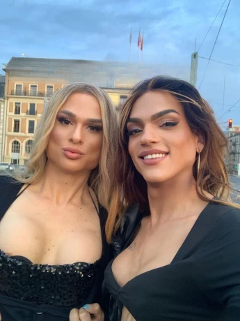 Niederbipp Zwei Ts Seien Sie Die Fuellung Unseres Sandwiches — 1 / 4