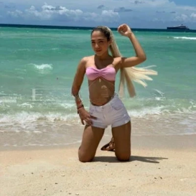 Luna, Escort, Nassau