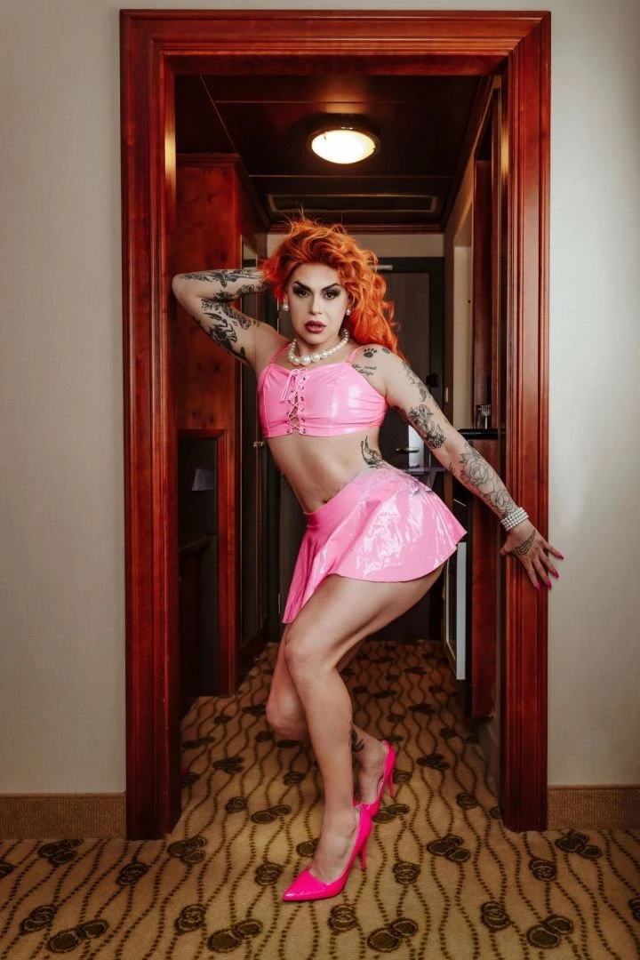 Nathalie Carolina — 11 / 12