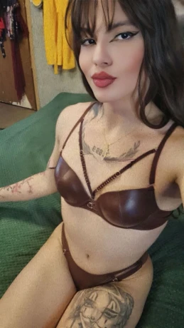 Dayana Hernandez — 8 / 12