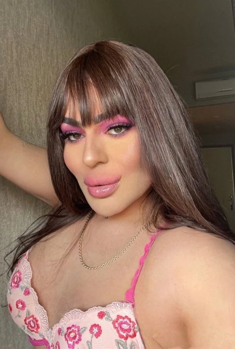 Carla — 3 / 6