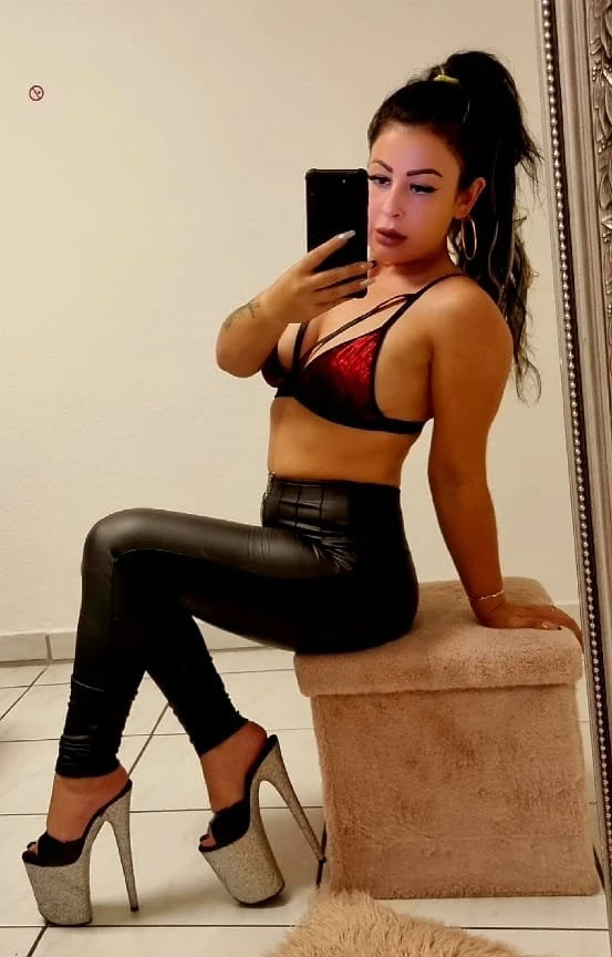 Tina189 — 2 / 3