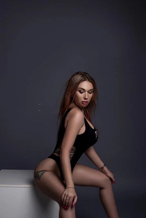 Lina — 3 / 4