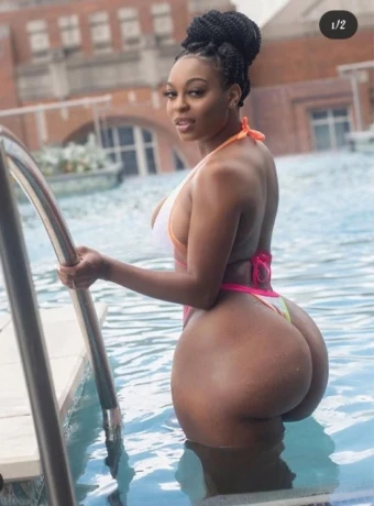 Escort Dalina — 1 / 3