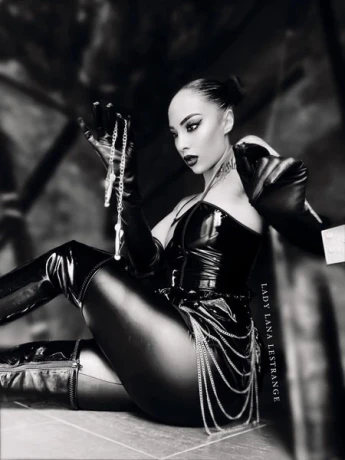 Domina Lady Lestrange — 3 / 10