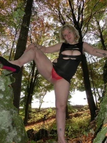 Milfchantal — 3 / 5