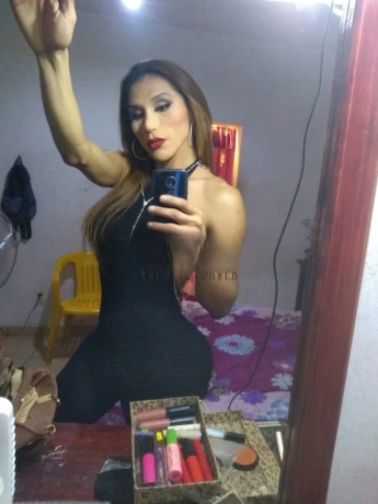 Isabela Carrillo — 8 / 9