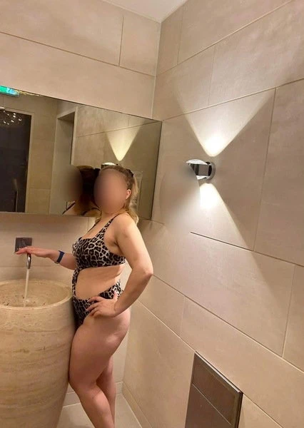 Samira111 — 3 / 5