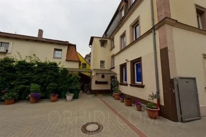 Kleines Laufhaus — 19 / 20