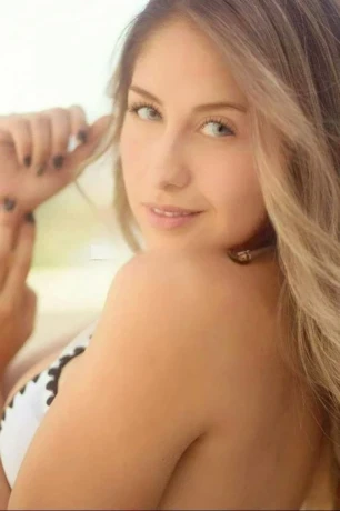 Carolina Townsend — 2 / 3