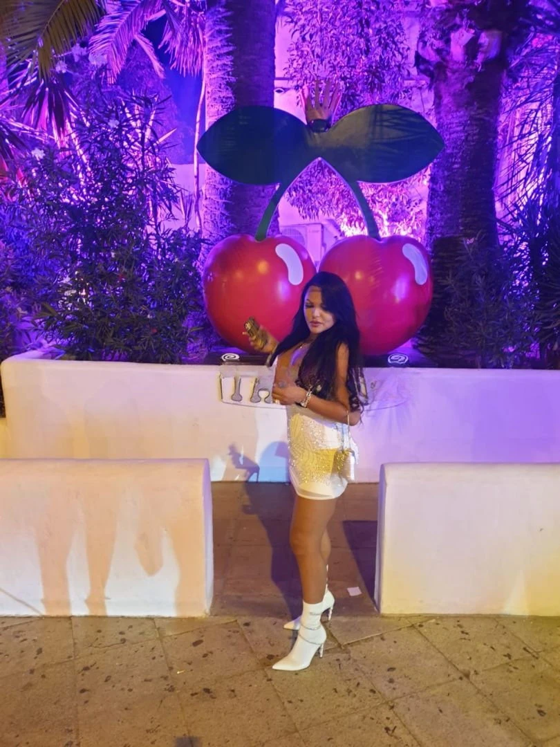 Myrella Ketlem — 8 / 12
