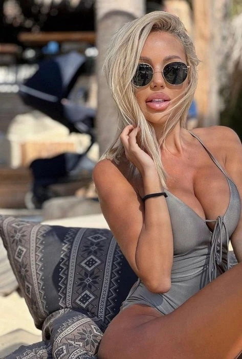 Katrina — 2 / 7