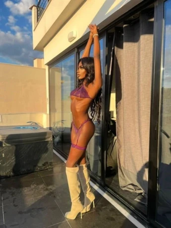 Ts Onika D Latoya1 — 11 / 17