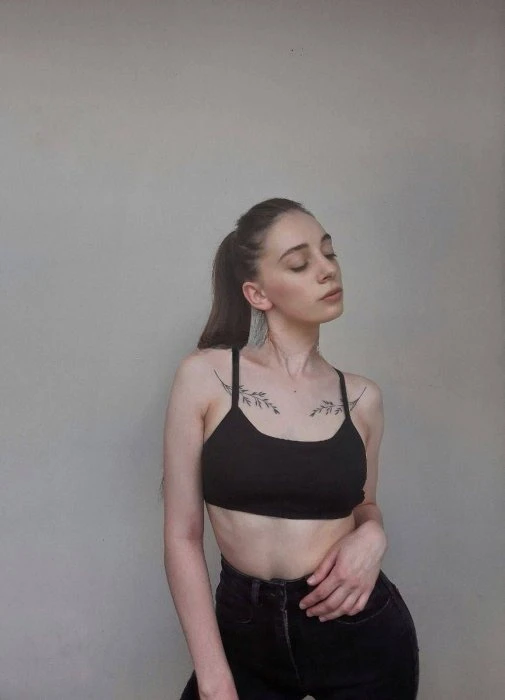 Nora — 2 / 4