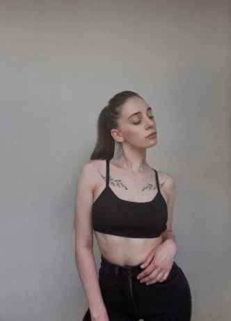 Nora — 2 / 4