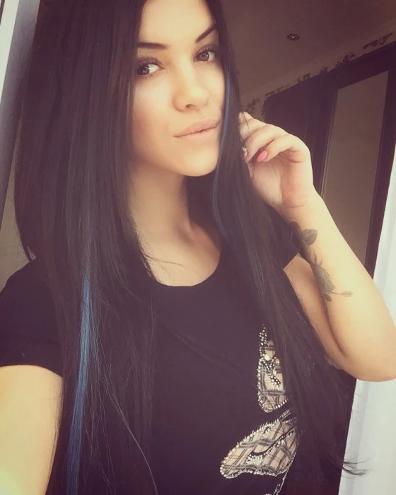 Milana — 2 / 9