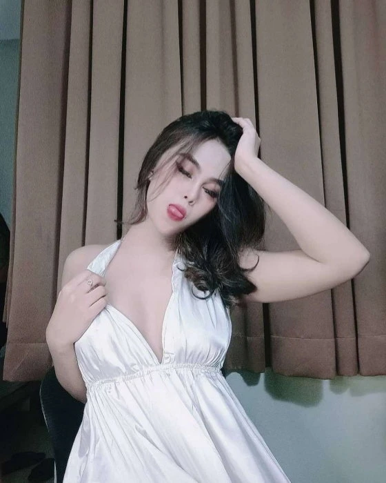 Viola, Escort, Jakarta