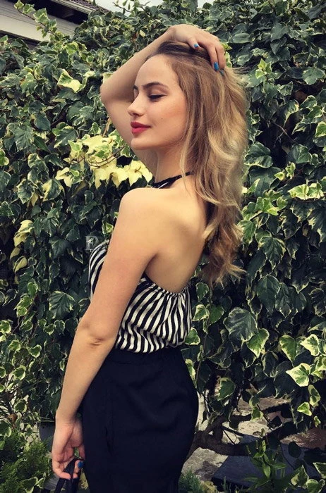 Zlata — 3 / 4