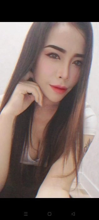 Bella — 2 / 3