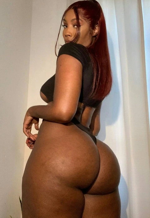 Sexy Kim — 2 / 4