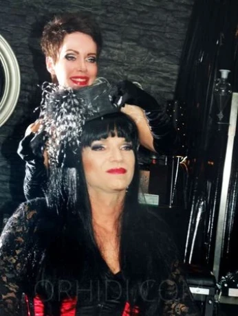 Lady Isabel — 23 / 25