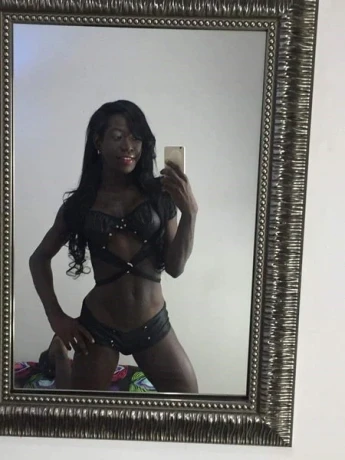 Ts Luana Black1 — 2 / 7