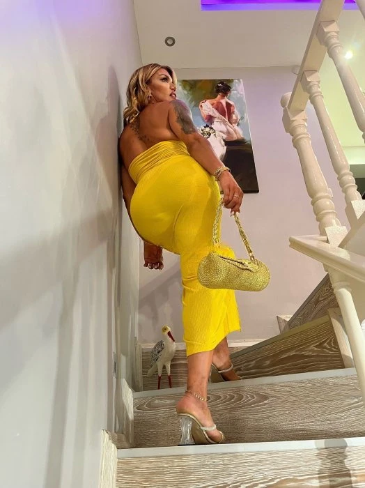Linda — 7 / 12