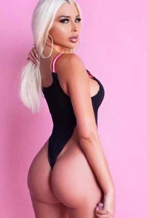 Angelina — 4 / 6