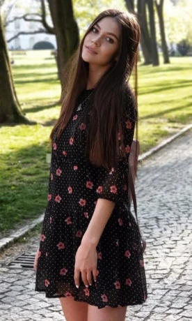 Simona — 2 / 5