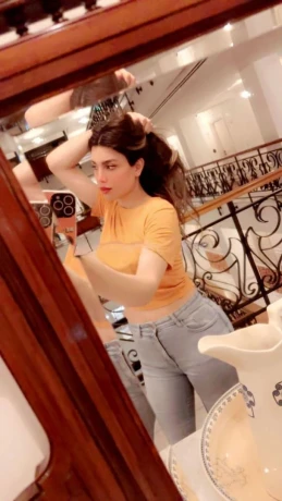 Lana Arab — 2 / 11