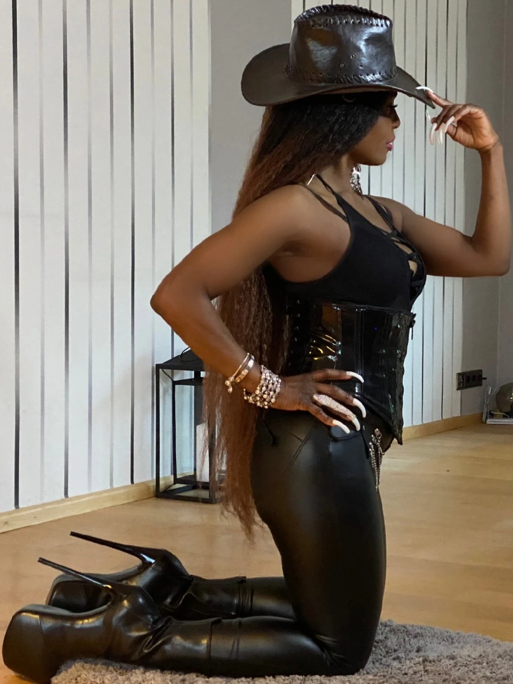 Domina Blackbeauty — 3 / 7