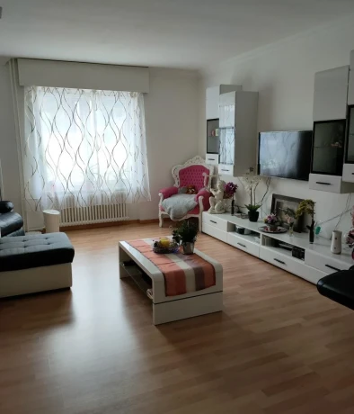 Gallen Bewilligte Wohnung Fuer Selbststaendige Erotische Masseurin — 2 / 3