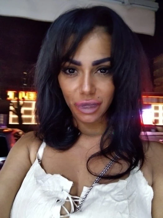 Amaya Amires, Escort, Prague
