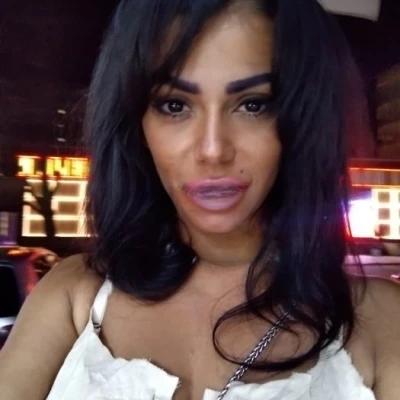 Amaya Amires, Escort, Prague