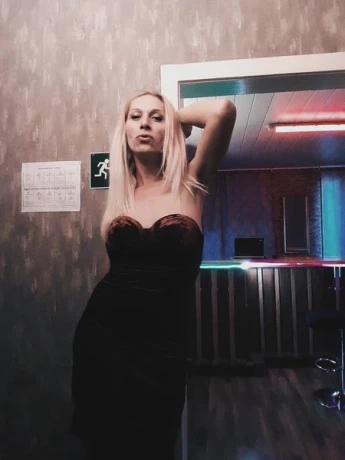 Ts Giovanna — 3 / 4