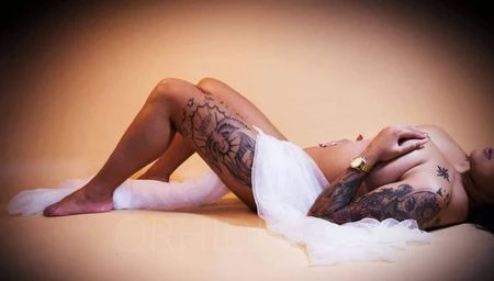 Adelina - Crazy Chicken Farm, Escort, Wiesbaden