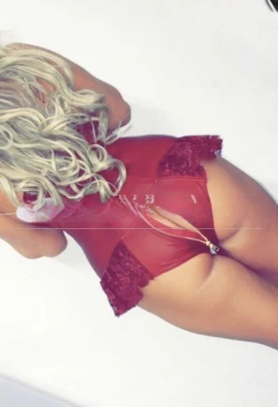 Harper Rose — 1 / 3