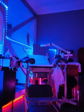 NEU! Domina - nur Hotel möglich! — 12 / 24