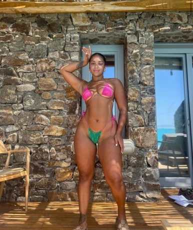 Veronica Ganz Neu Bei Xuxu Latinas Deluxe — 2 / 3