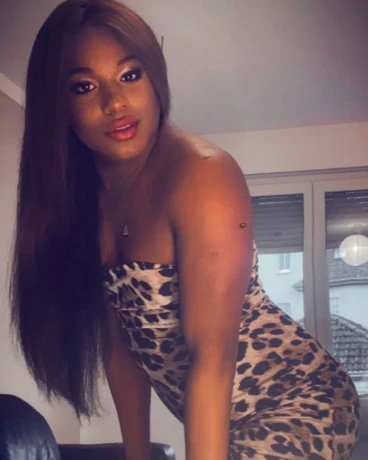 Kendra Valdiri — 9 / 10