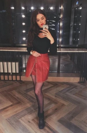 Oksana — 3 / 4