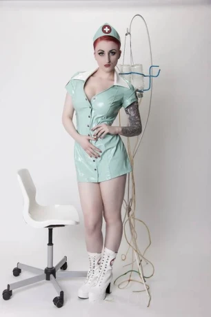 Miss Decadoria — 1 / 6
