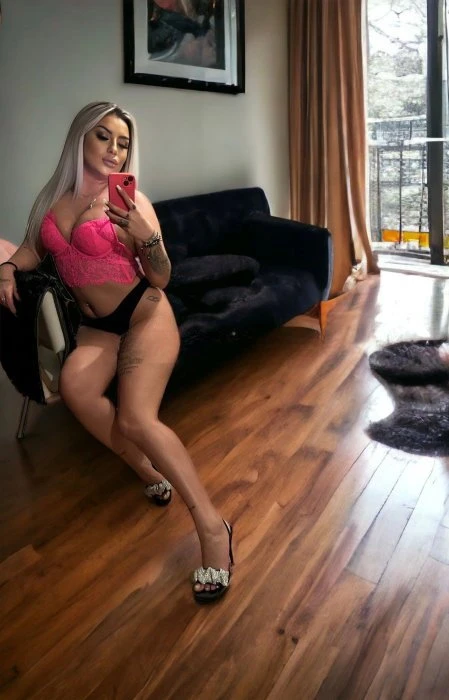 Lemon, Escort, Vienna