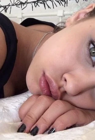 Vip escort Amelia — 1 / 5