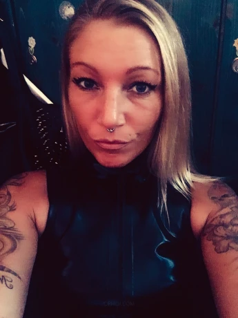 Diana Diabolo — 1 / 3