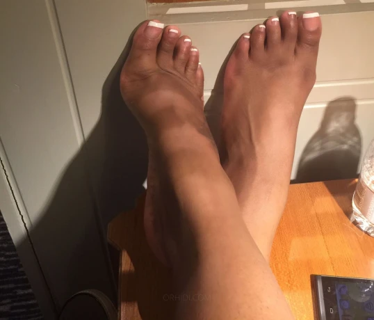 FarahDelaney — 10 / 18