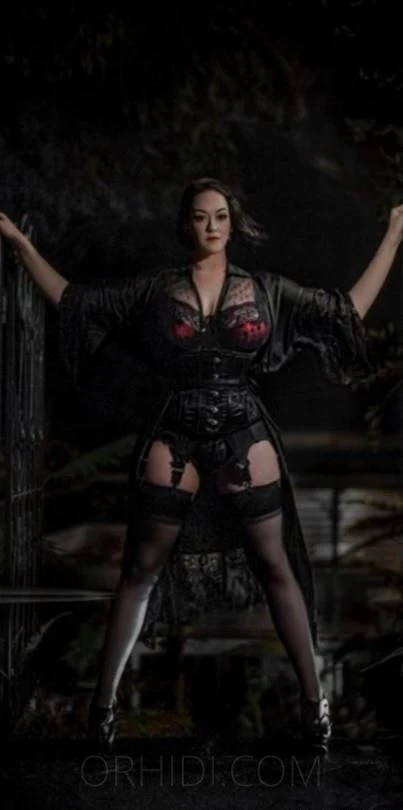 Leona Black, Escort, Prague