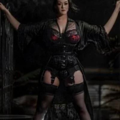 Leona Black, Escort, Prague